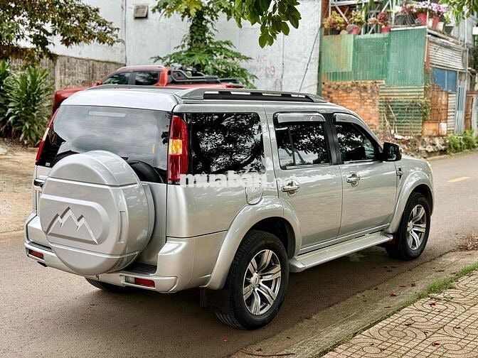 Ford Everest Limetit 2013 Bạc Tự động