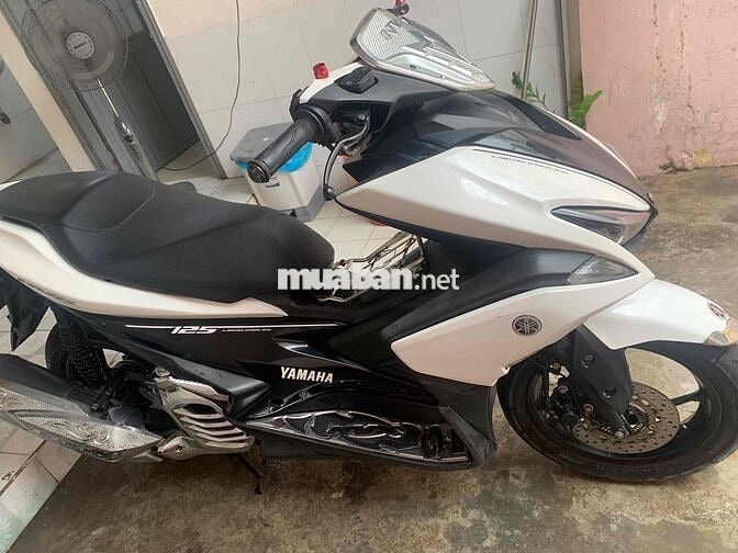 Yamaha NVX 2018 Trắng Xăng E10