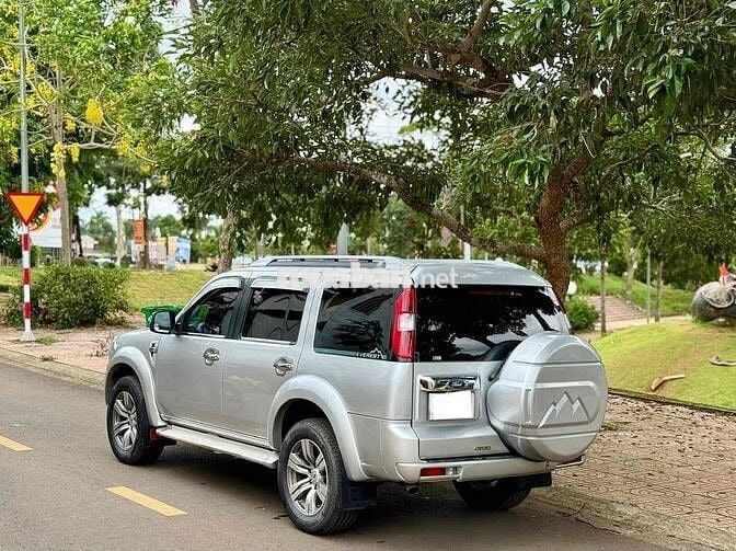 Ford Everest Limetit 2013 Bạc Tự động