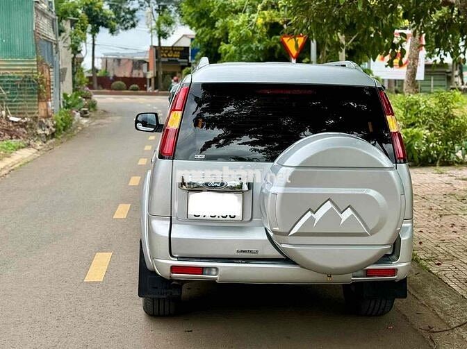 Ford Everest Limetit 2013 Bạc Tự động