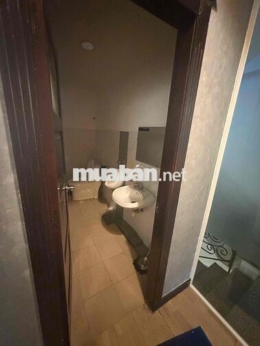 Cho thuê sàn tầng 1 25tr mặt tiền nguyễn gia trí 6.7m x 10.5m