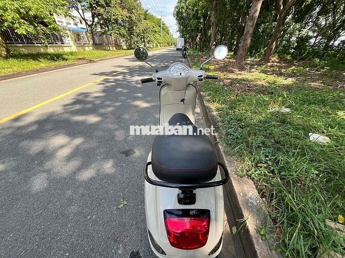 Piaggio Vespa Sprint Xám