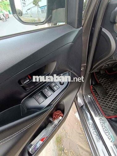 Toyota Innova 2019 Xám