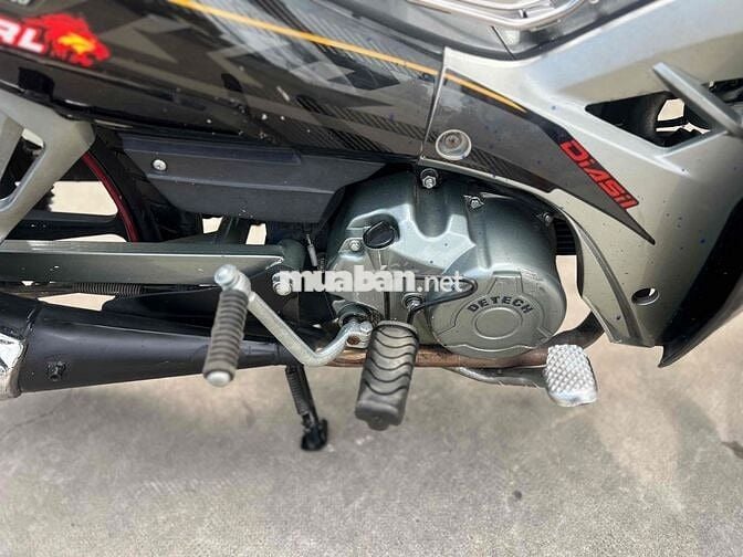 sirut Dirut 50cc Đen bạc