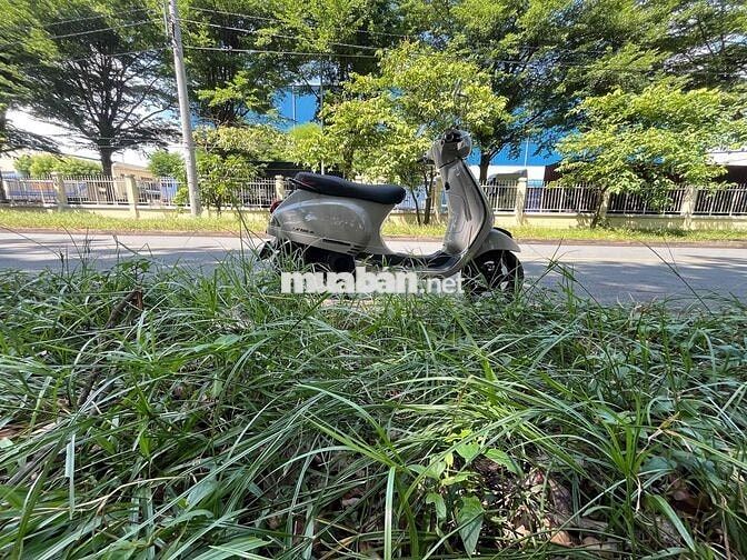 Piaggio Vespa Sprint Xám