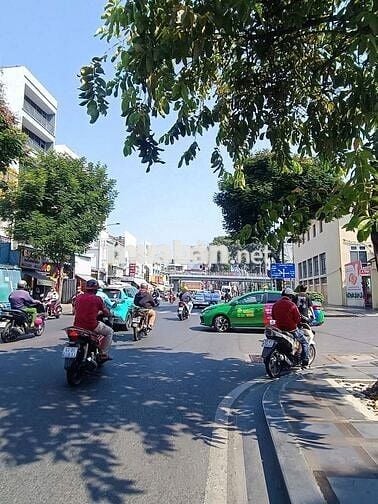 MẶT TIỀN THÀNH THÁI , QUẬN 10 - 5x16m - 6 TẦNG THANG MÁY - 52 TRIỆU/TH