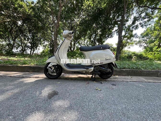 Piaggio Vespa Sprint Xám