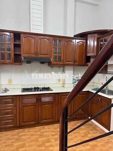 Cho thuê nhà mặt tiền sát ngã tư đường Lê lLăng , Tân Phú