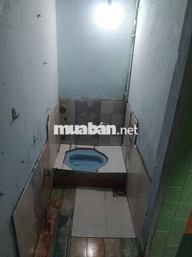 Phòng trọ 10m2 chung chủ, trệt, có gác, tolet trong phòng Q.Tân Phú