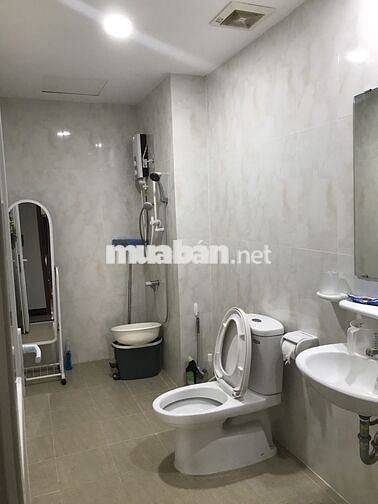 Chính chủ bán căn hộ tầng 16 view hồ thoáng mát yên tĩnh cạnh sân golf
