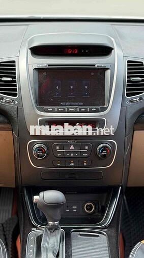 Kia Sorento 2020 2.4 GAT Deluxe Trắng