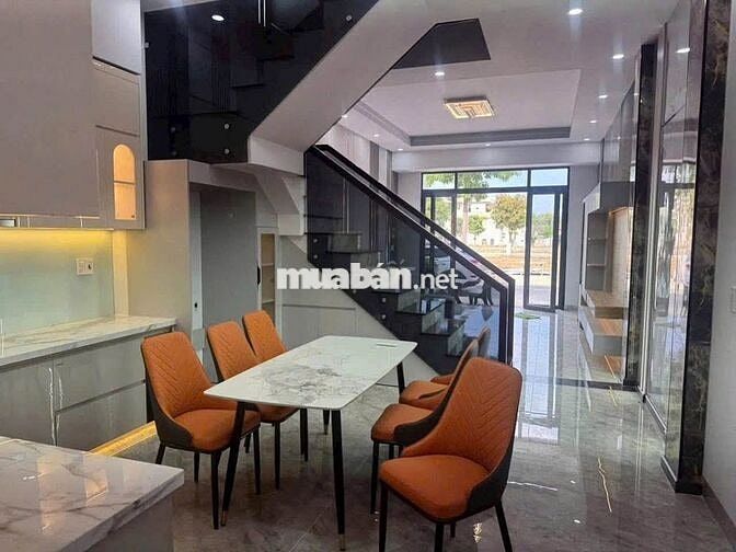 NHÀ MẶT TIỀN TỐ HỮU TÂN UYÊN BÌNH DƯƠNG