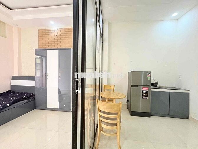 Cho thuê căn 1pn tách bếp ban công full nt ở Lê Hồng Phong quận 10