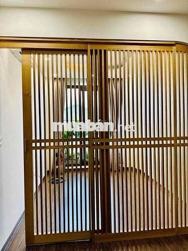 🏡 Nhà nguyên căn Cự Khối 3PN full nội thất chỉ 8,5 triệu – Ô tô đỗ cửa