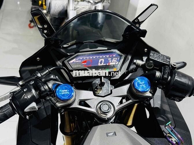 Cần bán CBR150R ABS 2023 odo 9k chính chủ