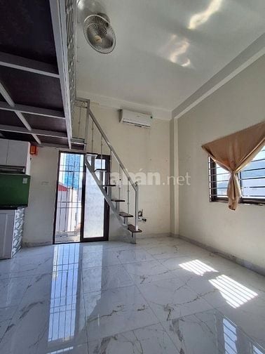 Cho thuê căn hộ khép kín nhà có thang máy cạnh chợ phố Dương Lâm HĐ