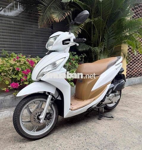 Honda Vision 2013 đẹp, máy êm thì thầm biển SG