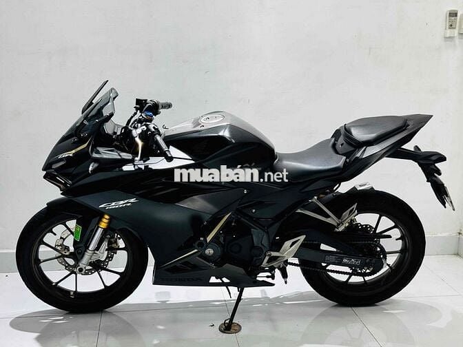 Cần bán CBR150R ABS 2023 odo 9k chính chủ
