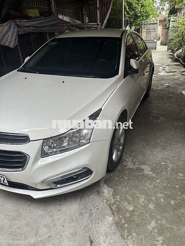 Chevrolet Cruze LS Trắng