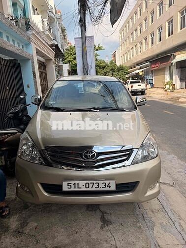 Toyota Innova 2010 Vàng cát Tự động
