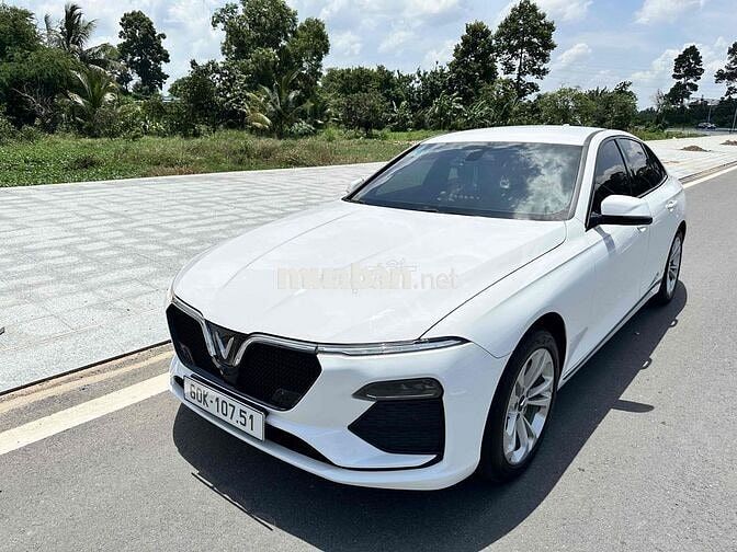 VinFast Lux A Base 2020 Trắng 40k km