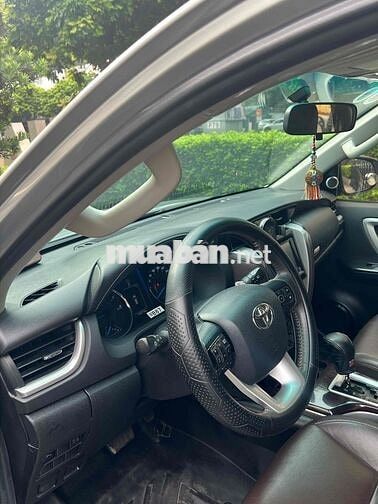 Toyota Fortuner 2018 bạc 7 chỗ , máy dầu , stđ !