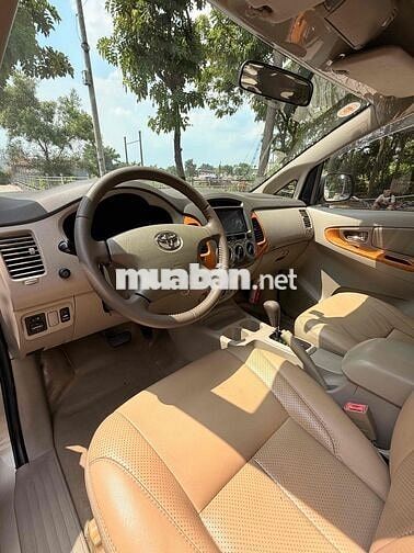 Toyota Innova 2010 Vàng cát Tự động