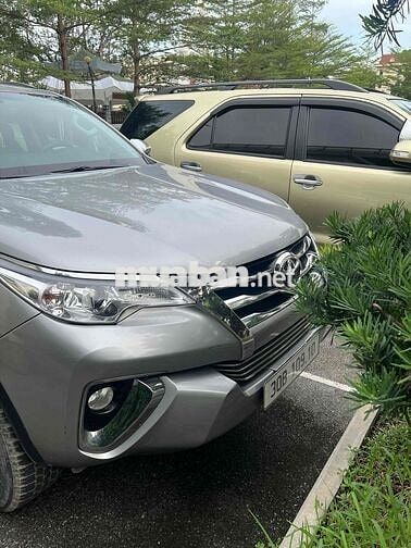 Toyota Fortuner 2018 bạc 7 chỗ , máy dầu , stđ !