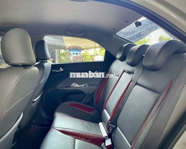 Kia Soluto Luxury 1.4AT 2022 Trắng