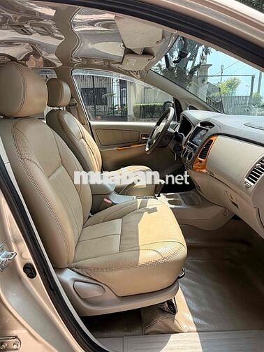 Toyota Innova 2010 Vàng cát Tự động