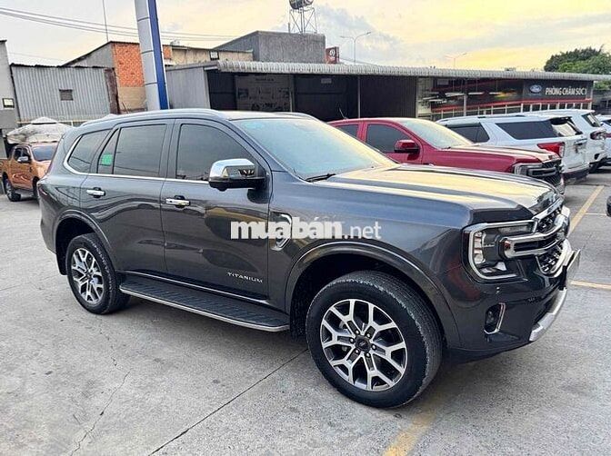 Ford Everest Titanium 1 Cầu 2023 Xám 74.000km