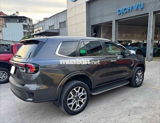Ford Everest Titanium 1 Cầu 2023 Xám 74.000km