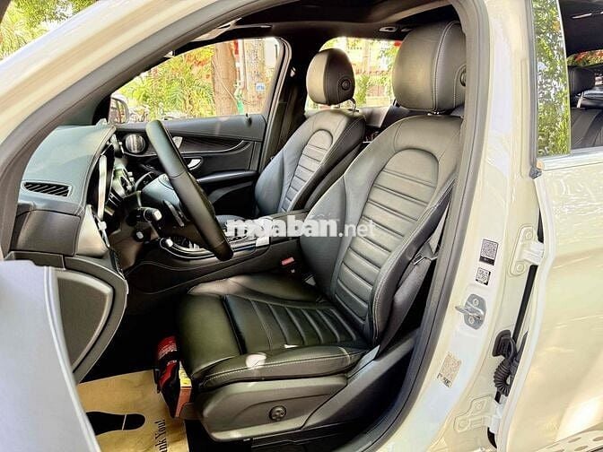 Mercedes GLC300 2017 Trắng 98000 miles