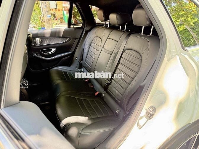 Mercedes GLC300 2017 Trắng 98000 miles