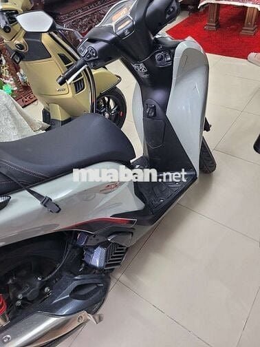 Honda SH 125 ABS 2024 Xám xi măng