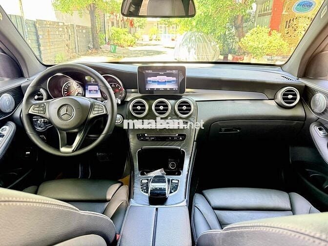 Mercedes GLC300 2017 Trắng 98000 miles