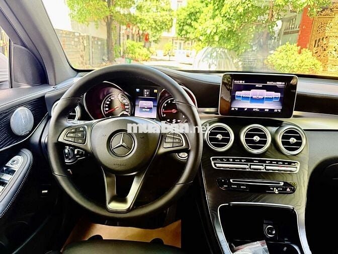 Mercedes GLC300 2017 Trắng 98000 miles