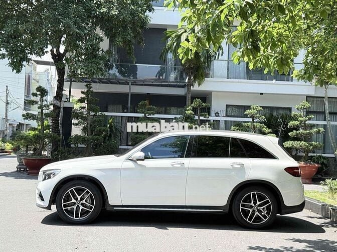 Mercedes GLC300 2017 Trắng 98000 miles