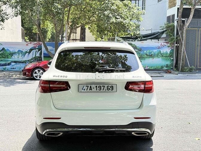 Mercedes GLC300 2017 Trắng 98000 miles