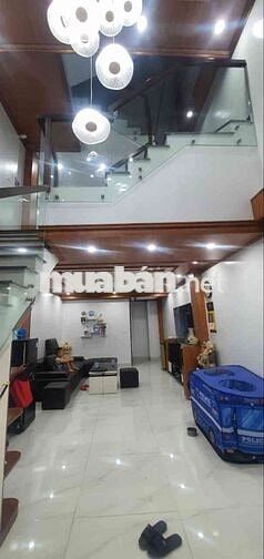 NHÀ CỰC ĐẸP, DÂN XÂY XỊN, MỚI Ở 2 THÁNG Ô TÔ TRÁNH 50M, VỊ TRÍ ĐẸP.