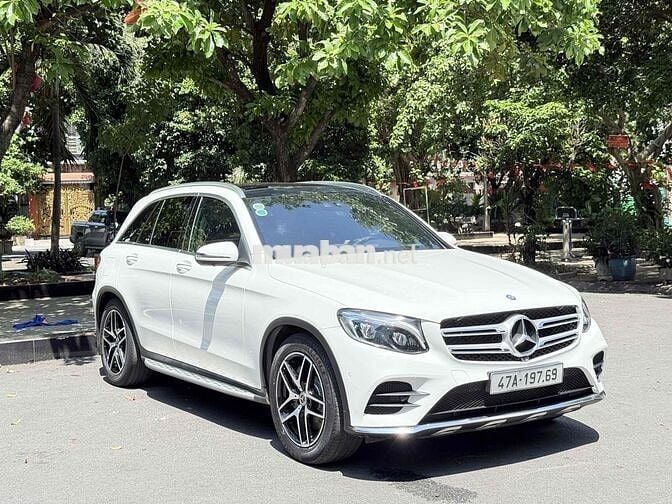 Mercedes GLC300 2017 Trắng 98000 miles