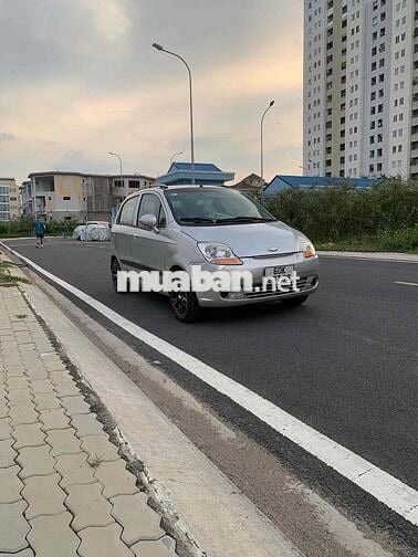 Chevrolet Spark 2024 Bạc 4 chỗ