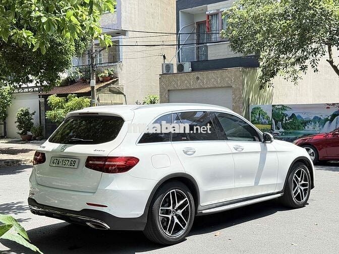 Mercedes GLC300 2017 Trắng 98000 miles