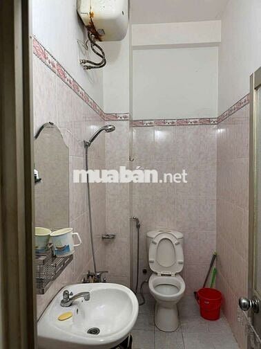 Cho thuê phòng trọ 18m2 trong hẻm cụt đường NTMK
