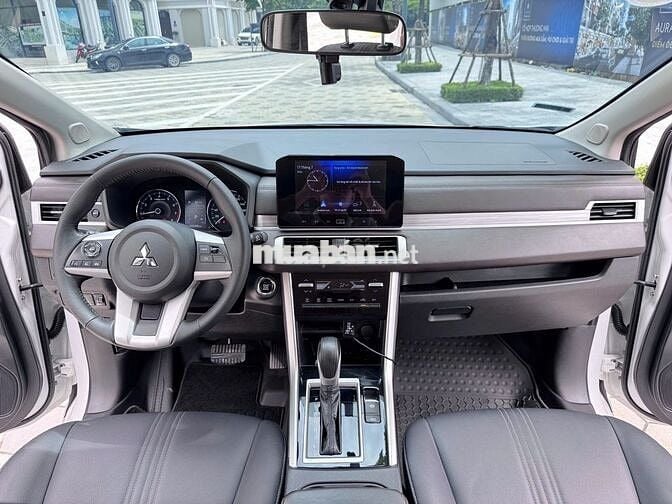 Mitsubishi Xpander Premium 2024  bản premium