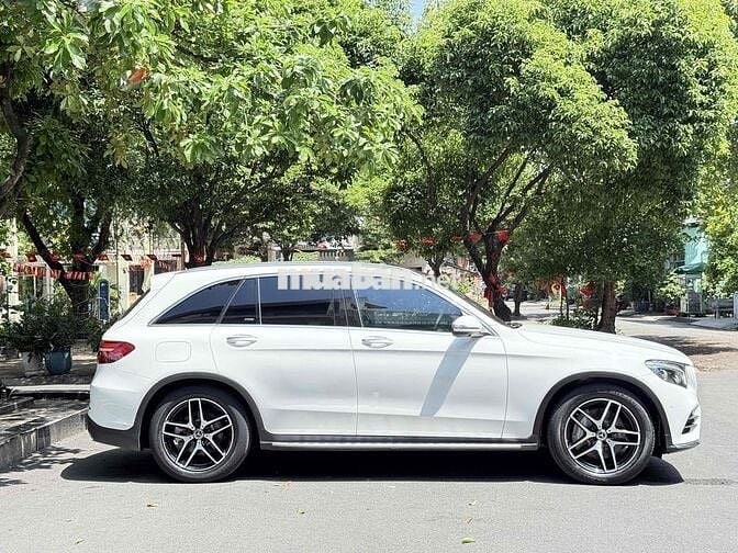 Mercedes GLC300 2017 Trắng 98000 miles