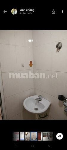 Nhà 2mat ngờ có ban công thoáng mát 