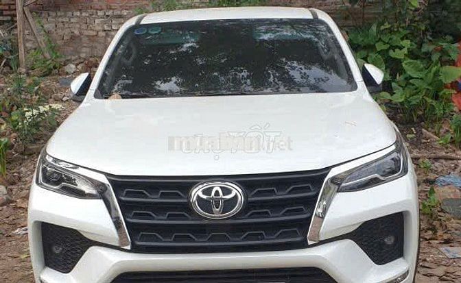 Toyota Fortuner 2024 2.4L 4x2AT Trắng Ngọc trai