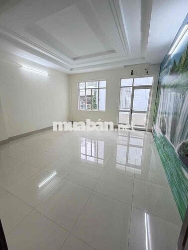 Nhà trệt 3 lầu mặt tiền Trần Văn Trà