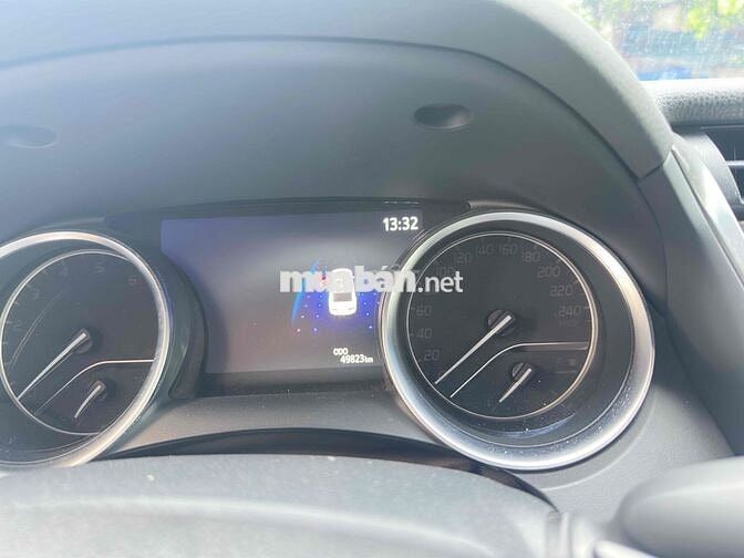 Toyota Camry 2.5Q 2021 Trắng 49.000 km